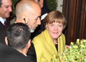 Меркел: За Украйна трябва конкретно решение, не подписи на хартия