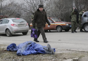 Украйна моли ООН за помощ в Мариупол, засилва войските си