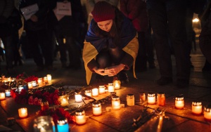 Целият свят осъжда стрелбата срещу Мариупол (СНИМКИ)