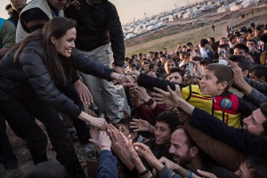 Анджелина Джоли посети жертви на "Ислямска държава" в Ирак