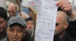 Двойните сметки за ток са от небрежност според Делян Добрев