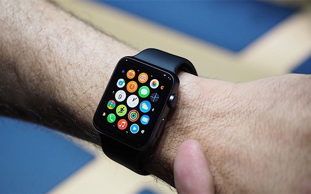 Продажбите на Apple Watch ще стартират през април, съобщи Тим Кук