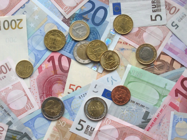 Невиждан от 9 години спад на еврото