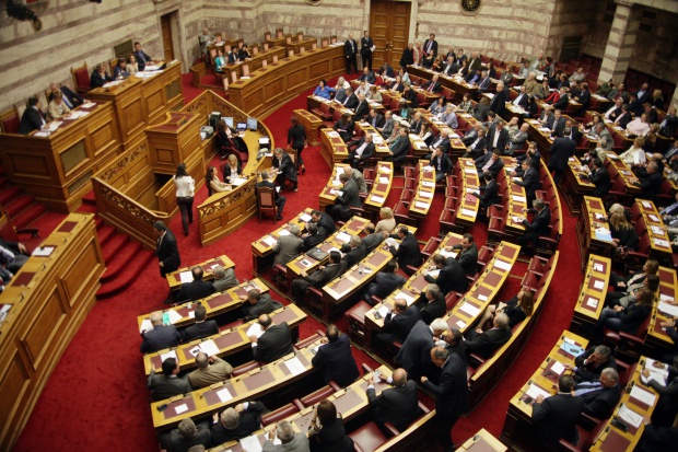 Гръцките депутати връщат януарските си заплати от 6099 евро