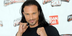 Холивудски актьор пресъздаде на живо свой филм - уби човек с меч