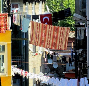 Всеки пети турчин подкрепя насилие в името на исляма