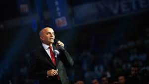 Премиерът на Косово отстрани от кабинета си етнически сръбски министър