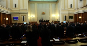 Депутатите свикват извънредно заседание, препитват министрите