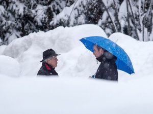 Снежни бури блокираха трафика в Хърватия и Словения