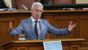 Сидеров поиска изключване на България от НАТО, инициира референдум