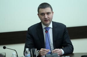 Горанов не е склонен да отстъпи за дълга