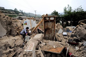 Хиляди пострадали при земетресение в Китай, трус 5,9 в Япония