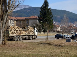 Поголовна сеч на гори в Котел, тежки камиони рушат пътища
