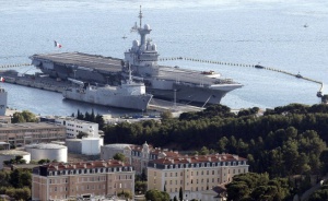 Франция изпраща самолетоносач в Ирак за борбата срещу джихадистите