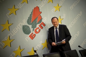 Миков поиска от президента да спре ратификацията на заема