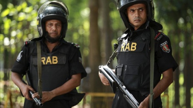 Атентат в автобус в Бангладеш, 7 души загинаха