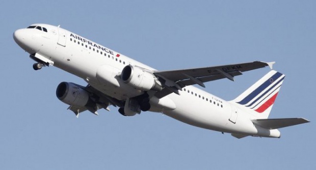 Самолет на Air France кацна аварийно в Екатеринбург