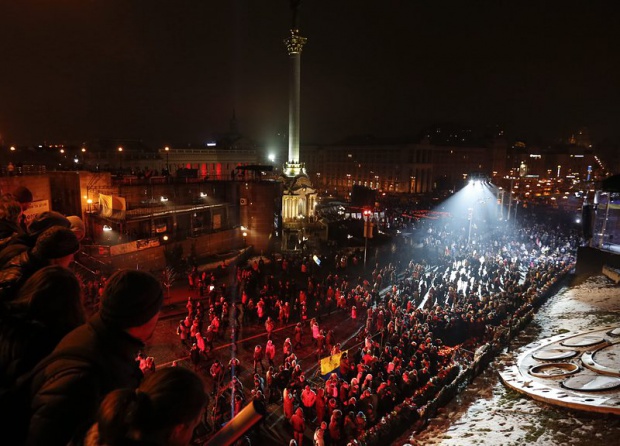 Хиляди се събраха на Майдана, година след кървавите протести