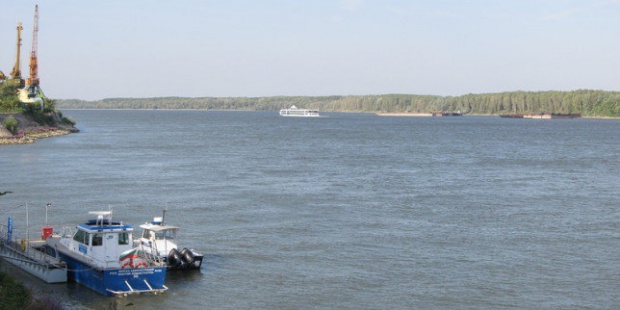 Мазно петно по река Дунав вдигна екоинспекторите накрак