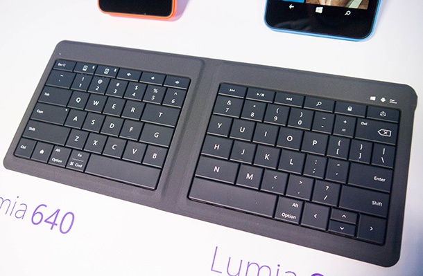 Тази сгъваема клавиатура на Microsoft работи с Windows, Android и iOS