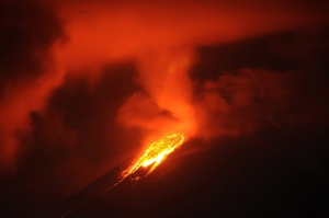 Евакуация на населението в Коста Рика заради вулкана Туриалба