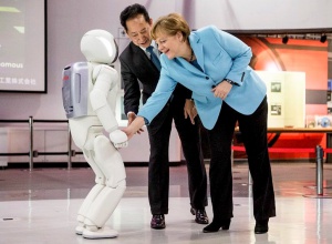Меркел остава канцлер на Германия и след изборите през 2017 г.