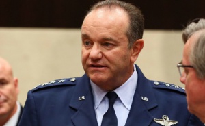 Висш командир от НАТО: Западът трябва да отговори на руската информационна война