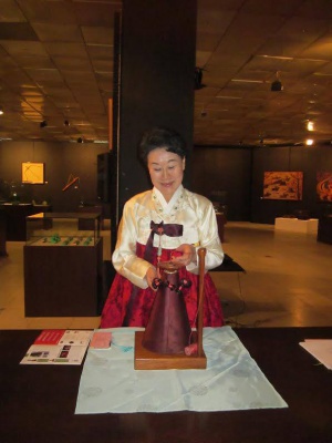 Ким Ън-йонг, майстор на медъп: Корейците и от косъм можем да направим изкуство