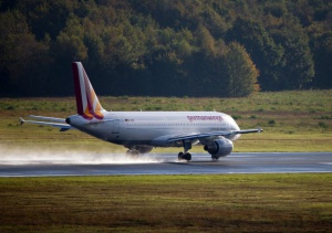 Въвеждат нови мерки в авиокомпаниите след катастрофата в Алпите