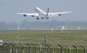 Самолет на „Луфтханза“ кацна аварийно в руския град Екатеринбург