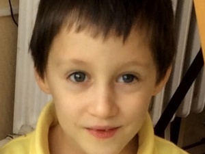 Русия завежда дело за намереното в куфар дете Никита Леонтиев, бабата е разпознала внука си