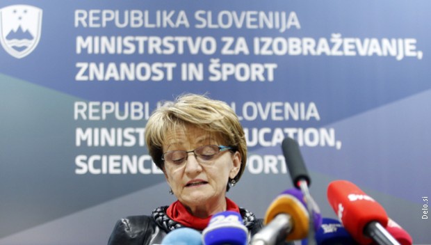 Словенски министър хвърли оставка заради хонорар