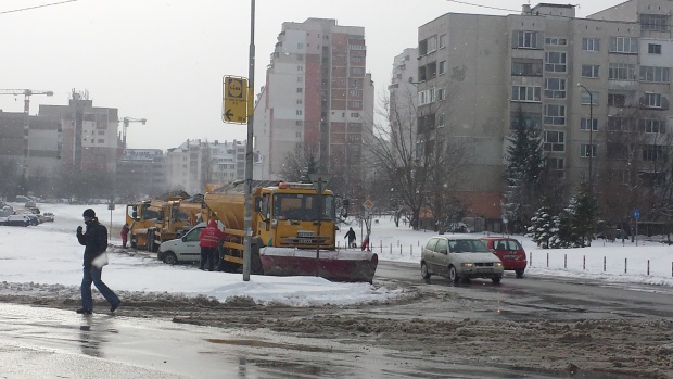 Обработиха столичните улици срещу заледяване
