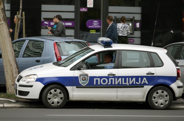 Арестуваха българин в Сърбия за изнасилване на травестит