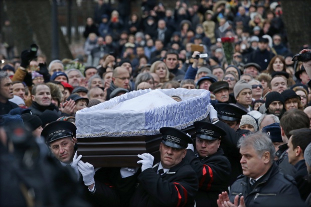 Москва обвинява Запада, че спекулира със смъртта на Немцов