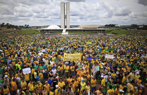 Над 1 млн. бразилци протестират срещу Дилма Русеф