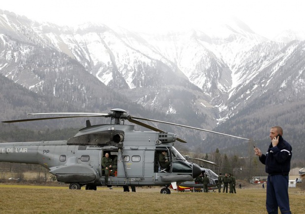 Самолет се разби в Алпите, загинаха 150 души (Обзор)