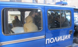 Задържаха 14 нелегални имигранти  в Стара Загора