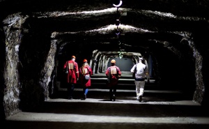 Пострадалият при "Оброчище" миньор е извън опасност за живота