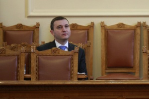 Горанов сменя модела за плащане на министерските заплати