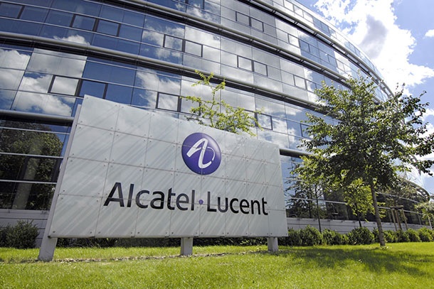 Nokia в напреднали преговори за покупката на част от Alcatel-Lucent
