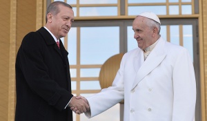 Папата и ЕП извадиха от равновесие Анкара
