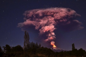 Вулкан в Чили изригна, над 1500 са евакуирани