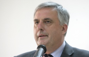 Калфин: Усилията ни са насочени към услуги за спиране изоставянето на деца