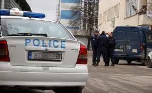 Пет автомобила осъмнаха със срязани гуми в Банско