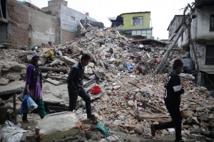 Жертвите на земетресението в Непал вече са над 1900
