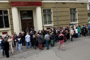 Защо национални медии позволиха да ги въвлекат в атаката срещу КТБ, питат директори