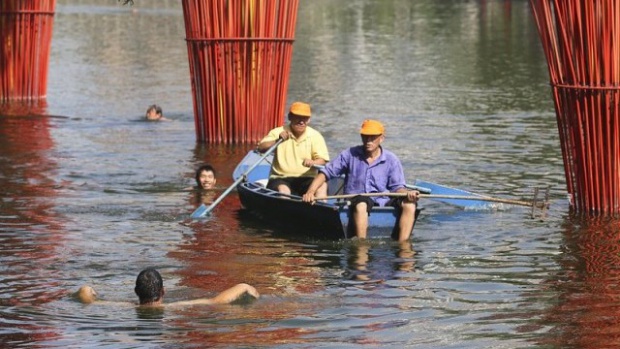 Воден ад в Китай: Над 12 000 души са евакуирани