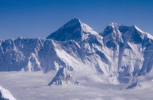 17 алпинисти са загинали при лавината в Хималаите