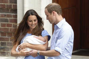 Принц Уилям присъствал на раждането, малката принцеса тежи 3,7 кг (СНИМКИ)